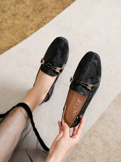 Mengshangli أحذية جلدية مسطحة سهلة الارتداء للسيدات، بتصميم صيني ملون متقاطع مناسبة للاستخدام اليومي والخارجي في جميع المواسم