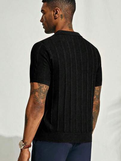 قميص بولو مجنز بأكمام قصيرة أزرق داكن للرجال - بنمط محبوك عمودي - مريح وأنيق للاستخدام اليومي والكاجوال الأنيق