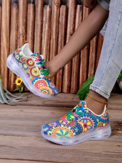 حذاء رياضي كاجوال للنساء - أحذية بطبعات هندسية ذات قاعدة مريحة محمية للارتداء طوال اليوم في جميع المواسم، بتصميم بوهيمي، من قماش العلوي