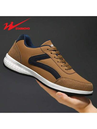 STARNOVO أحذية رياضية رجالية - بطانة قابلة للتنفس وقاعدة مطاطية مانعة للانزلاق، بتصميم سهل الارتداء باللونين البني والأسود بأعلى منخفض - أحذية كاجوال ورياضية للاستخدام اليومي والجيم والجري والنشاط البدني، أحذية ناعمة وقوية الأطراف وملائمة لهواة اللياقة ال