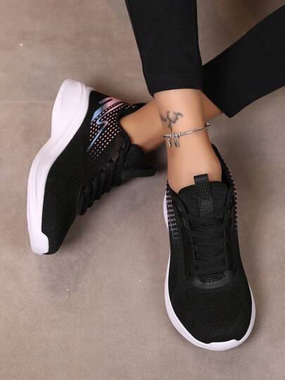 أحذية رياضية نسائية ذات شبكة تنفس جديدة لكافة المواسم، أحذية جري خفيفة الوزن برباط أسود وأبيض