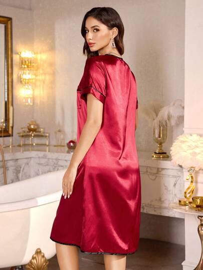 LuxeNights مريلة نوم أنيقة للنساء بطبعة لمسات ملونة متناقضة وياقة بوزن خفيف على شكل حرف V أكمام قصيرة