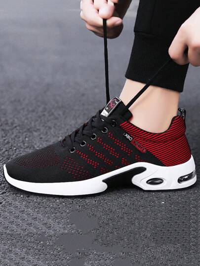 بوت ركض للبنك الإلكتروني، بوت رياضية/سفر حضري/رياضة خارجية، ذات تباين أسود وأبيض مع شرائط جانبية، وبنعل هوائي بارتفاع 3 سم، منسوجة ثلاثية الأبعاد مع إطار من ال TPU، وخمسة أربطة مجدولة لأحذية قتالية رياضية مضادة للانزلاق دائمة، مناسبة للجنسين والاستخدام ال