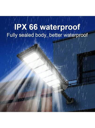 مصباح طريق شمسي قوي، بقاعدة حسية للحركة تعمل بالطاقة الشمسية مع وحدة تحكم عن بعد، بطارية سعة كبيرة وتشغيل طويل الأمد، مناسب لمناطق تجارية، مواقف السيارات، الحدائق والمزارع