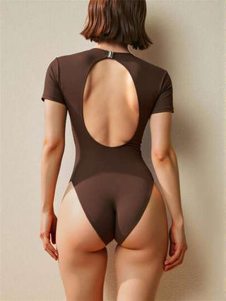 مايوه حريمي قطعة واحدة Swim Chiccia بدلة سباحة قطعة واحدة للنساء مع أكمام قصيرة وتصميم مجوف بشكل مزخرف بالأصداف مناسبة للعطلات الصيفية والشاطئ