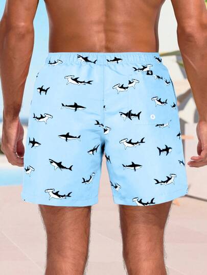 Manfinity Swimmode شورتات سباحة فضفاضة ذات خصر بسحاب بطبعة سمكة القرش للرجال ,الهاواي