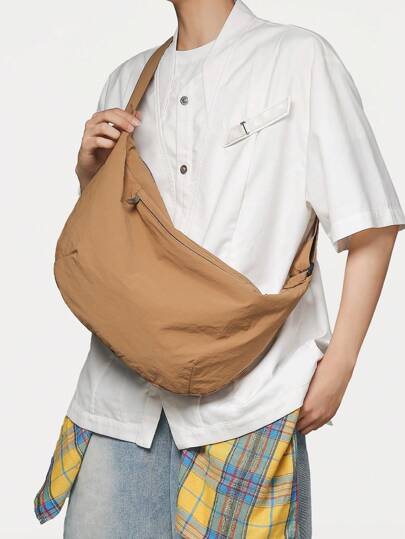 حقيبة كتف عالية الجودة، خفيفة الوزن وبسيطة، مثالية للطلاب والمسافرين. هذه الحقيبة الواسعة مصممة للرجال. حقيبة مدرسية للكلية