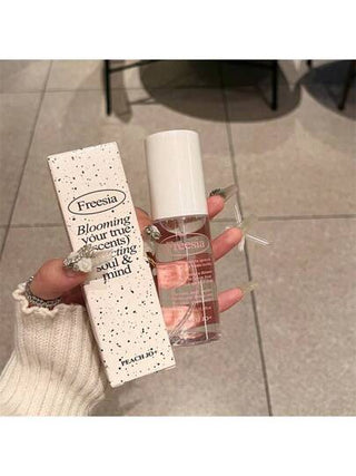 قطعة واحدة/75مل/2.5 أونصة سائل رذاذ عطري للقماش، متوفر ب- 3 روائح، رائحة الخوخ + تصميم بسيط، عطر طويل الأمد، مناسب للمنزل والغرفة والخزانة والأحذية والحمام، هدية للعطلات وعيد الميلاد والتخرج، محمول