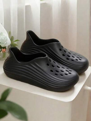 أحذية رجالية ذات ثقوب لأنشطة المنزل والأوقات الحرة الخارجية الصيفية الجديدة ،\ مريحة للتجمعات اليومية على الشاطئ، أحذية رجالية ذات نعل مسطح بلون واحد، عصرية وبسيطة