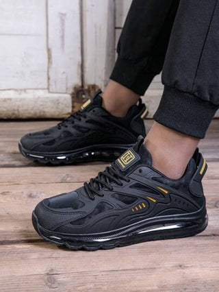 أحذية رياضية للرجال، أحذية رياضية سوداء كاجوال منفذة للهواء مع ترصيع وأربطة شباك