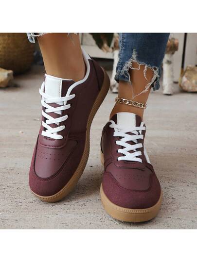 أحذية درب كاجوال رياضية كاجوال للنساء بلون بوردو كلاسيكي، أحذية نعل مطاطي ناعم وجلد الغزال، أحذية قماش منفذة للهواء للربيع والخريف، أحذية درب كاجوال ألوان مختلطة مسطحة للنساء، أحذية رياضية كاجوال للطلاب للنساء