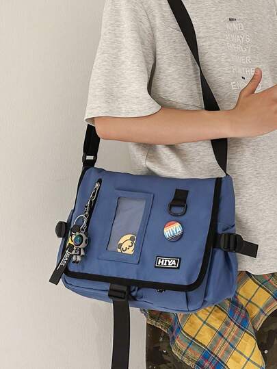 حقيبة رسول متعددة الاستخدامات للرجال، حقيبة كتف عادية كبيرة السعة بتصميم يناسب الجنسين، مزينة بالرقع والاكسسوارات، بطراز انستغرام