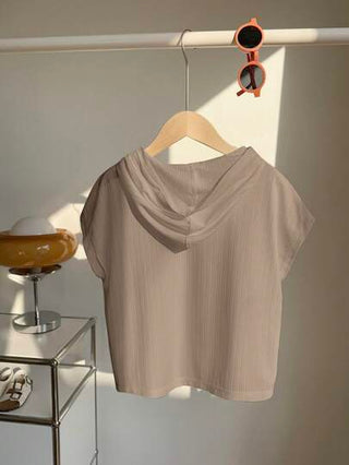 SHEIN تي شيرت هودي أبيض فضفاض بملمس ناعم أنيق بطراز رياضي كاجوال ملائم للاستخدام اليومي والمدرسة والسفر والرياضة خلال الربيع والصيف