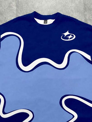 SHEIN قميص تي شيرت أكمام قصيرة عنق دائري مناسب للصبية المراهقين، تصميم محايد بطباعة لوحة الألوان المنحنية،علامة نجمتين مزدوجة، مناسب للصيف والأنشطة الخارجية والسفر والموضة الشارعية والشاطئ والمنتجعات