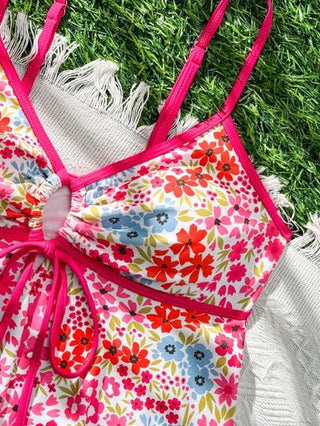 طقم تانكيني حريمي Swim Mod مجموعة بيكيني للنساء 2 قطعة: توب تريكو مكشوف مزين بطبعة أزهار صغيرة ومربوط من الأمام، وسروال مثلث مربوط من الجانب