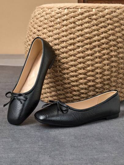 زوج من أحذية نسائية ذات أصابع مربعة مسطحة، من الجلد الناعم للمكتب، متعددة الاستخدامات، كاجوال، بنمط المشاة، سهلة الارتداء، ذات نعل ناعم، بطراز جنوي، أحذية للمواصلات