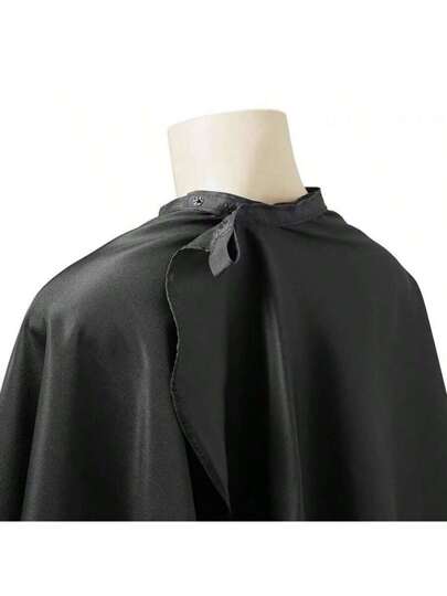 شاربة الحلاق القابلة للتعديل بالأزرار هي مقاومة للماء ومناسبة للرجال والنساء على حد سواء. إنها أفضل شاربة لقص الشعر وصبغه وتزييته. وهي مناسبة لصالونات الحلاقة والمنزل. (أسود)