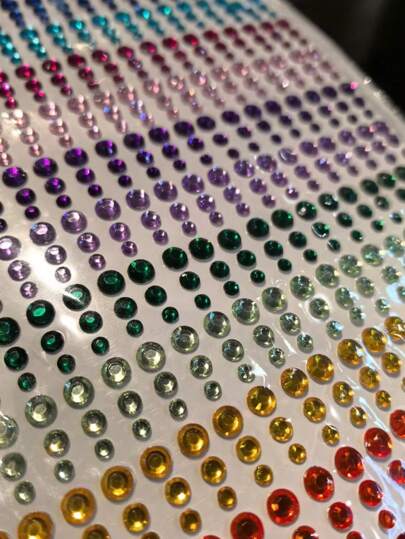 قطعة واحدة من 900 قرص مثلج بألوان نمط لزينة الوجه، ملصقات جواهر متألقة لحفل الموسيقى وال- DIY، ملصقات جواهر للعيون والوجه بطراز Y2K مناسبة لعروس الزفاف والفتيات، مستحضرات تجميل للجسم، مكون مناسب للرقص والحفلات ووشم صناعي