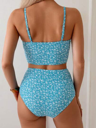 طقم تانكيني حريمي Swim ست إطار عالي الخصر ذو أربطة رفيعة مكون من 2 قطعة، قمصان محصولة بطباعة زهور متناثرة و بيكيني مثلثي شاطئي، ملابس كاجوال مناسبة للإجازة