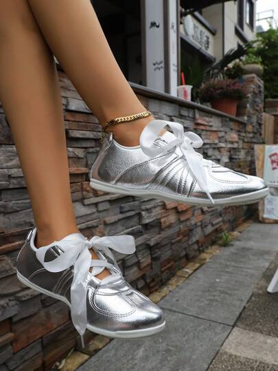 حذاء باليه مسطح مع فيونكة رقيقة القاع 2025 الجديد، أحذية نسائية عصرية متعددة الاستخدامات للربيع/الصيف ، أحذية بانجلينا ماري المسطحة