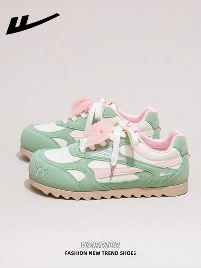 WARRIOR زوج حذاء رياضي كاجوال بنسائي من WARRIOR بنعل سميك وأربطة، ذو قاع ناعم للاستخدام اليومي والتنزه الخارجي، برؤوس مستديرة ذات كعب منخفض مُقاوم للانزلاق بلون صلب أنيق ذو قاع ناعم مناسب للتنزه والتخرج والتزلج، أحذية رياضية نسائية برقبة منخفضة