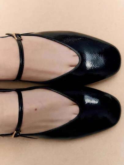 حذاء نسائي بطرف مربع من الموضة الأوروبية والأمريكية لربيع/صيف 2025، حذاء مسطح منخفض، حذاء دانتيل مرن من الجلد