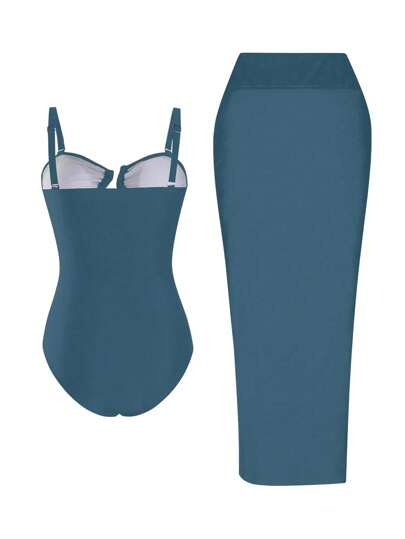 Swim Oasis ملابس سباحة بقطعتين من الدرجة الممتازة للمرأة البدينة - مايوه أسود بياقة البوسيه مع أربطة سباجيتي وتقطيعات، يتناسق مع تنورة غطاء من الشبك الأسود، مناسبة للصيف والأجازات الشاطئية