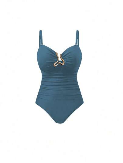 Swim Oasis ملابس سباحة بقطعتين من الدرجة الممتازة للمرأة البدينة - مايوه أسود بياقة البوسيه مع أربطة سباجيتي وتقطيعات، يتناسق مع تنورة غطاء من الشبك الأسود، مناسبة للصيف والأجازات الشاطئية