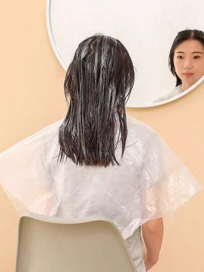 مجموعة جديدة من 10 قطع متنوعة: رداء حلاقة يستخدم مرة واحدة، وواقيات للشعر وغسل الشعر، وأغطية الأذن المائية، مناسبة للصبغة والحمام والسبا، تستخدم في صالونات التجميل وتشذيب اللحية. مقاس واحد يناسب الجميع