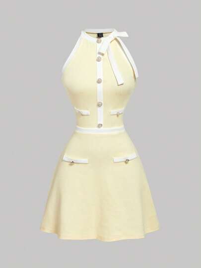 MOD فستان قصير بياقة طاقم ، رباط , رقع طباعة ملونة، أزرار زخرفية بدون أكمام