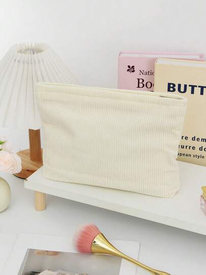 1 حقيبة مكياج أبيض نقي ناعم وعصري ذات سعة كبيرة وسوست للسفر والعطلات، أساسيات التجميل للفوط الصحية والقطن والسماعات والشاحن والأحمر الشفاه والعطور ومنتجات العناية بالبشرة والجمال، ديكور المنزل، هدايا الأم والنساء والممرضات والطالبات، مفاتيح