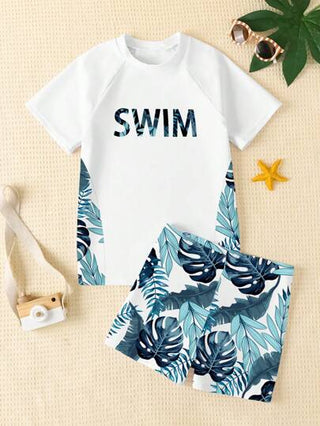 مايوه أولادي مجموعة ملابس السباحة المكونة من بلوزة بطباعة "SWIM" و شورت سباحة ذو طباعة أشجار جوز الهند، ملائمة للفتى البالغ بلوك كاجوال مينيمالست، مناسبة لفصل الصيف، الشاطئ، السباحة، وركوب الأمواج