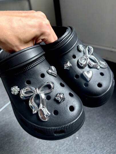 8 قطع من الزخارف المعدنية الفضية بشكل وردة منفصلة ذات شكل قلب، مناسبة لتزيين الصنادل والهدايا لحفلات العطلات