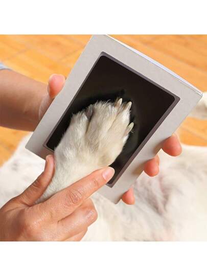 بصمات أقدام الحيوانات الأليفة كذكريات دون حبر، مثالية لإحياء ذكريات نمو القطط والكلاب، والاحتفاظ بذكريات ثمينة لحيواناتك الأليفة، هدايا عيد الحب (قم بإزالة الشعر بين أقدام الحيوان لتحقيق تأثير جميل)