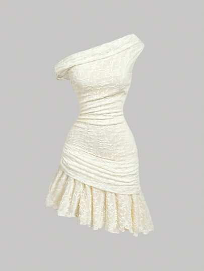 X Belle Mariano MOD فستان ميني قصير بجيب مكشكش أسفل الكتف ونسيج ملمسي