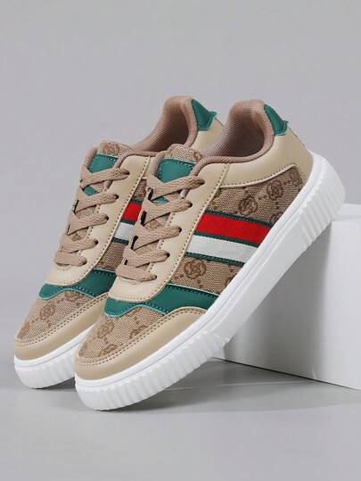 أحذية رياضية رجالية ذات موضة عالية المستوى، بتصميم بسيط ولون واحد، نصف سهلة الارتداء، مناسبة للرياضة والاستخدام اليومي والرحلات الخارجية، مريحة للمشي والتزحلق