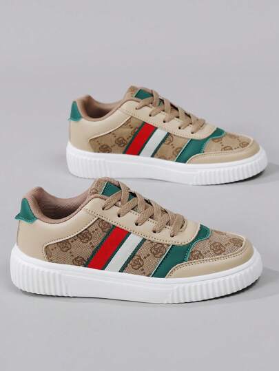 أحذية رياضية رجالية ذات موضة عالية المستوى، بتصميم بسيط ولون واحد، نصف سهلة الارتداء، مناسبة للرياضة والاستخدام اليومي والرحلات الخارجية، مريحة للمشي والتزحلق