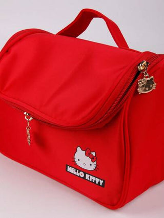 Sanrio حقيبة ماكياج وحقيبة أدوات تجميل وأغراض أخرى ذات سعة كبيرة لحمل وتنظيم أساسيات السفر، مزينة برسم القطة هالو كيتي من سانريو كقطعة واحدة، هدية عيد ميلاد أو هدية لرأس السنة الجديدة