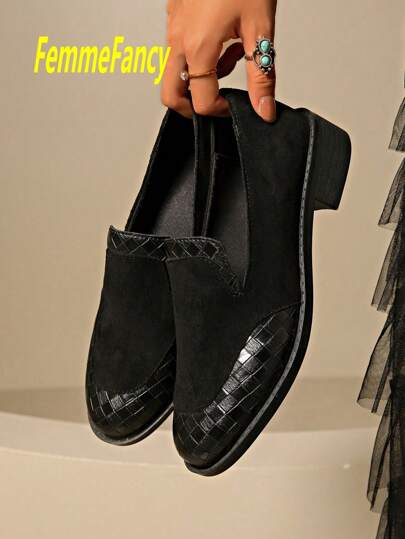 أحذية أوكسفورد حريمي أحذية نسائية سهلة الارتداء بطبعات مربعة مبرزة وقماش شبه أحذية السويدي، ذات نعل سميك على طراز الأكسفورد الكاجوال، مناسبة للربيع والخريف، باللون الأسود