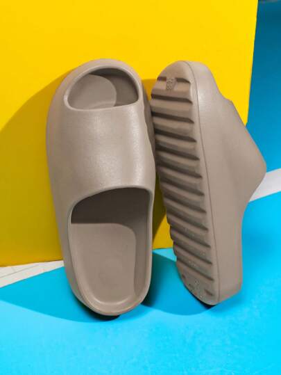 صنادل بنية EVA عصرية متعددة الاستخدامات للرجال، لينة ومريحة وغير حاكة، سهلة الارتداء من لون واحد، صنادل شاطئية