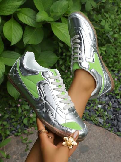 أحذية رياضية خفيفة الوزن بتصميم ريترو مسطح لنوع الراعي الألماني للنساء، موديل ربيع 2025 جديد وعصري ذو كعب منخفض بأسلوب أمريكي كاجوال ريتشارد جلامب، متعددة الاستخدامات بتصميم ألوان متباينة وقاع ناعم