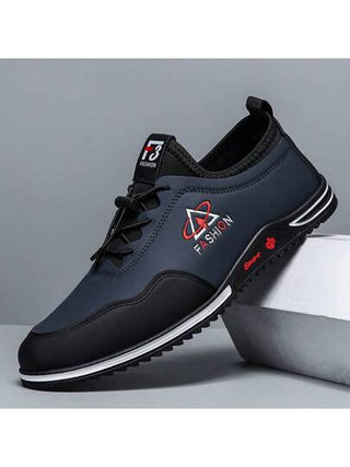 أحذية رياضية كاجوال جديدة للرجال، بسير مطاطي قابل للضبط، أعلى من جلد PU مريح، مقاوم للماء والأوساخ، بطباعة حرف أحادي اللون، بتصميم لوفر سهل الارتداء، أنيقة للشارع والخارج بطراز بسيط أبيض، مناسبة للأعمال والكاجوال والرياضة والحفلات طوال المواسم