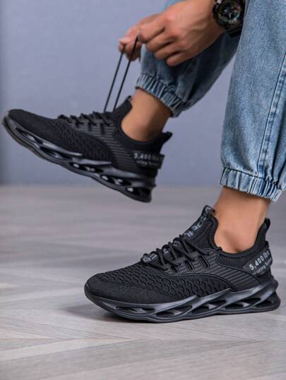 أحذية رياضية كاجوال للرجال بتصميم مُنفَذَ وقابلة للتنفس، من نسيج مُحبك، مع نعل مُقاوم للانزلاق وماص للصدمات، مناسبة للارتداء اليومي والتدريب الرياضي