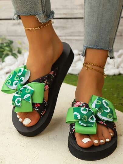 النساء كعب منصة مريحة مزهرة ذات لون متباين وشريط متقاطع