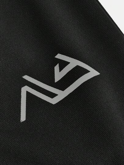 SHEIN مجموعة ل2 قطعة ملابس حريمي بنطال بسحاب وتي شيرت بياقة طاقم بأكمام قصيرة ومطبوع لبراعم الفتيان، ملابس رياضية كاجوال