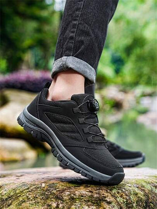 أحذية رياضية كاجوال للرجال - خفيفة الوزن ، منفذة للهواء ، أحذية رياضية مع إغلاق مشبك ، مناسبة للتنزه والأنشطة الخارجية ، أحذية رياضية كاجوال بتصميم بسيط مع نعل داخلي من مادة الإيفا