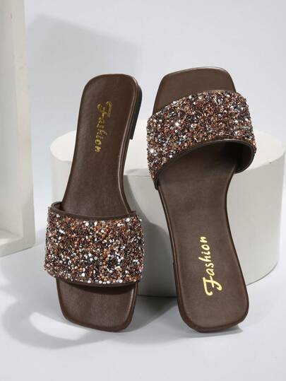 صنادل نسائية مقاس كبير، جديدة للربيع والصيف، بتصميم أبيض برؤوس مربعة بدون كعب، صنادل مزينة بأشرطة وحيدة وأغلاق بأشرطة، صنادل شاطئ، صنادل داخلية مضادة للانزلاق