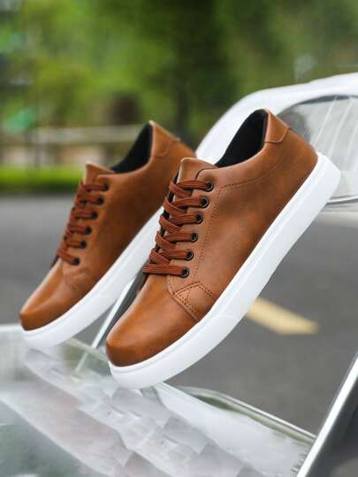 أحذية رياضية عادية للرجال للتزلج مضادة للانزلاق، أحذية عودة للمدرسة للطلاب، أحذية السكيت، باللون البني ذات تصميم متنوع مناسبة لجميع المواسم