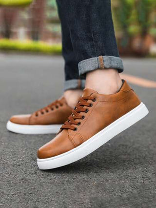 أحذية رياضية عادية للرجال للتزلج مضادة للانزلاق، أحذية عودة للمدرسة للطلاب، أحذية السكيت، باللون البني ذات تصميم متنوع مناسبة لجميع المواسم