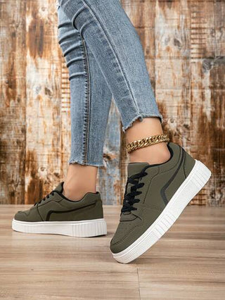 أحذية رياضية كاجوال نسائية مع نسيج الدانتيل، خفيفة الوزن ومريحة، مع تصميم ألوان مبهم، أحذية تزلج مريحة